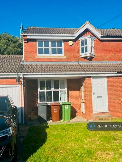 3 Bedroom Semi-Detached House To Rent In Bridge Court, Leeds, LS27