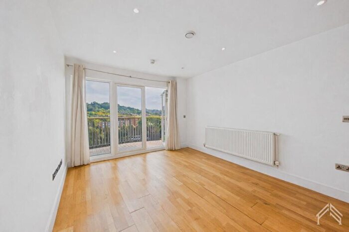 2 Bedroom Apartment To Rent In Pinner Road, London, HA1