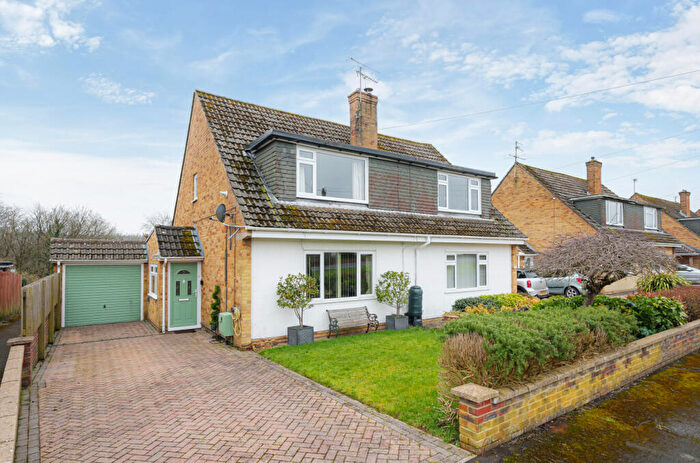 3 Bedroom Semi-Detached House For Sale In Prestbury Drive, Warminster, BA12