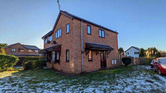 3 Bedroom Semi-Detached House For Sale In Pinewood, Skelmersdale, Lancashire, WN8
