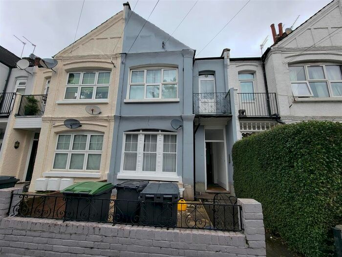 1 Bedroom Flat To Rent In Lascotts Road, Wood Green, N22