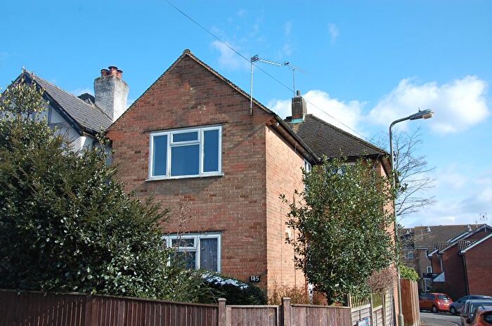 1 Bedroom Maisonette To Rent In Bells Hill, Barnet, EN5