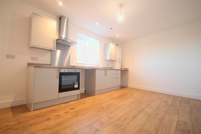 2 Bedroom Flat To Rent In Bristol Road South, Northfield, Birmingham, B31