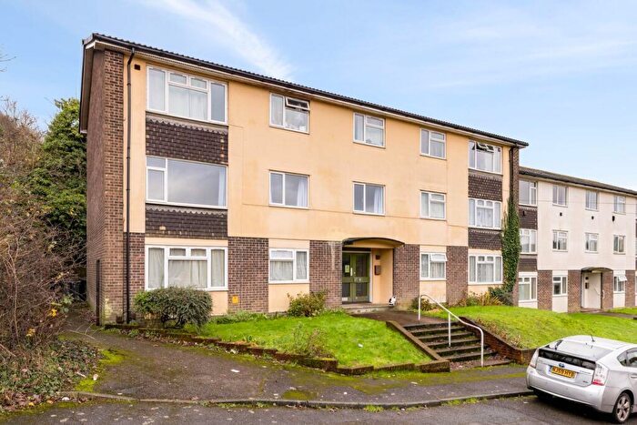 2 Bedroom Flat For Sale In George Street, Dover, CT17