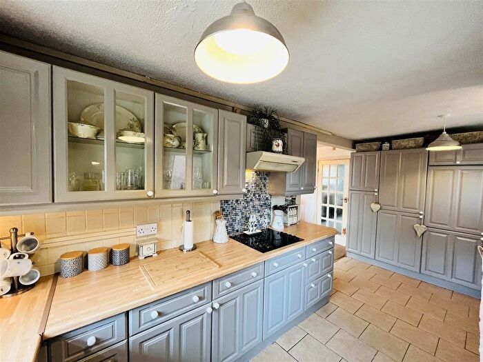 3 Bedroom Semi-Detached Bungalow For Sale In Kingston Drive, Hambleton, Selby, YO8