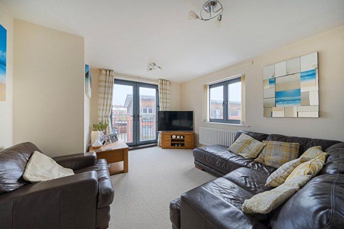 2 Bedroom Flat For Sale In Bevington Court, Worcester, Worcestershire, WR5