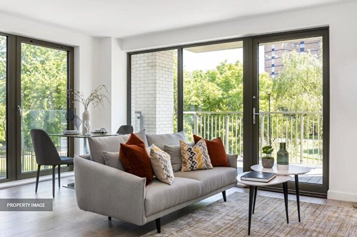 2 Bedroom Flat To Rent In Albert House, , Priory Road, E6