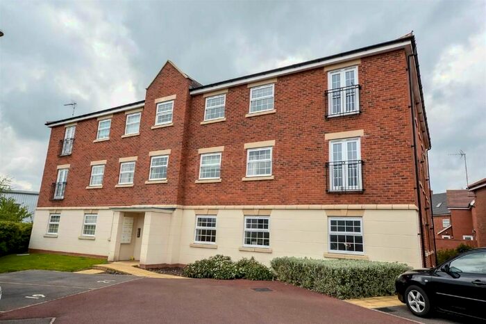 2 Bedroom Flat For Sale In Paton Court, Calverton, Nottinghamshire, NG14