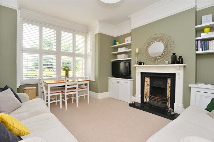 2 Bedroom Apartment To Rent In Underhill Road, East Dulwich, London, SE22