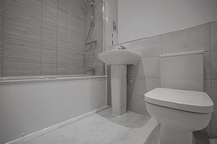 1 Bedroom Flat For Sale In North Woolwich Road, Royal Docks, E16