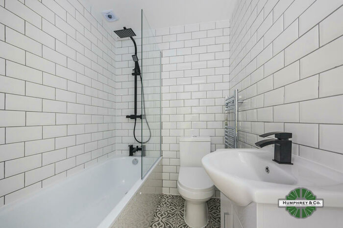 3 Bedroom Flat To Rent In Clifden Road, London, E5