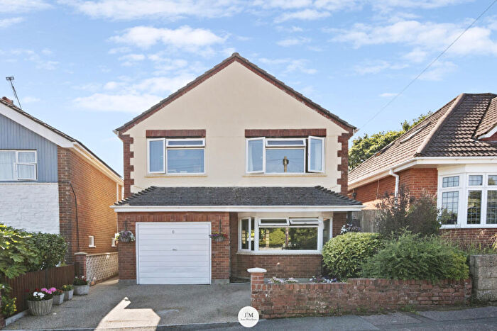 3 Bedroom Detached House For Sale In Danesbury Avenue, Bournemouth, BH6