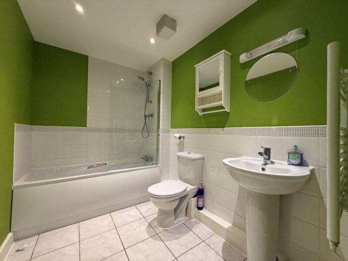 2 Bedroom Apartment To Rent In Sandpipers Court, Bridge Road, Liverpool, L23