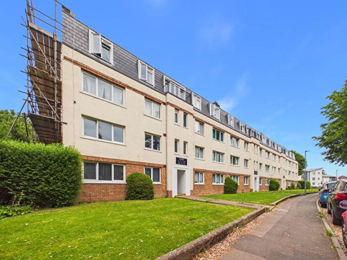 2 Bedroom Flat For Sale In Park Mansions, Magdala Road Cosham, Cosham, Portsmouth, PO6