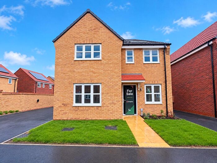 4 Bedroom Detached House For Sale In Typhoon Drive, Market Deeping, PE6