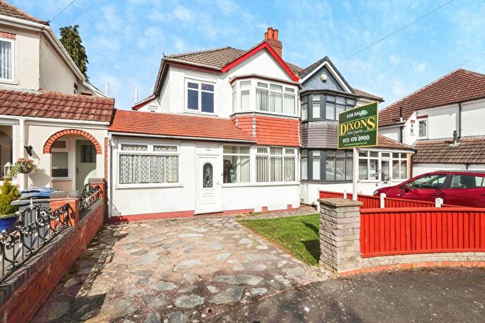 3 Bedroom Detached House For Sale In Torre Avenue, Birmingham, West Midlands, B31