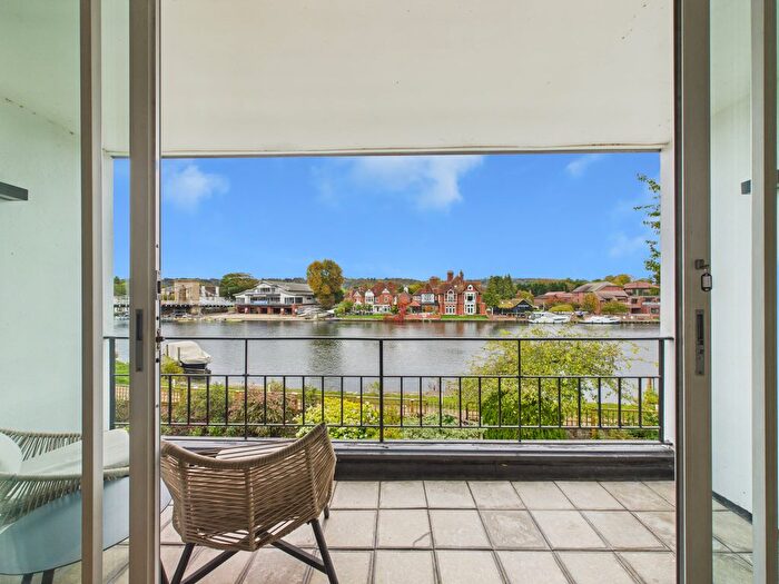 2 Bedroom Flat To Rent In Dunstable House, Marlow, Buckinghamshire, SL7