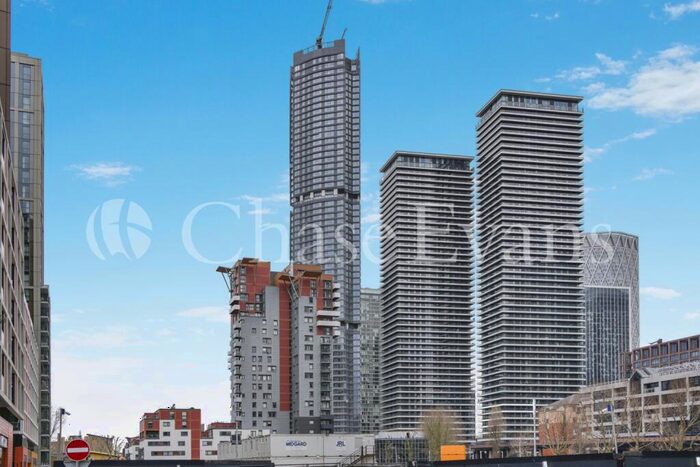 2 Bedroom Apartment To Rent In Aspen, Consort Place, Canary Wharf, E14
