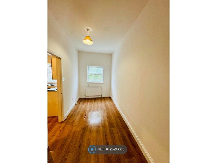 1 Bedroom Flat To Rent In High Road Leytonstone, London, E11