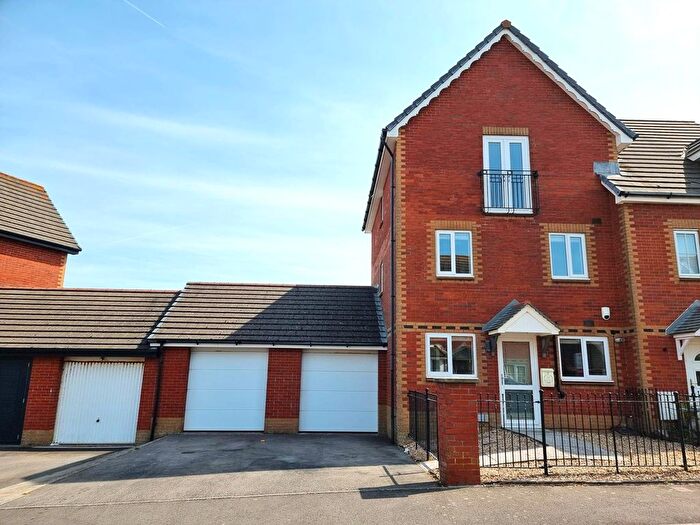 4 Bedroom Semi-Detached House For Sale In Clos Yr Wylan, Barry Island, CF62