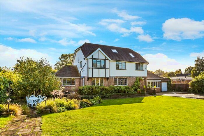 5 Bedroom Terraced House To Rent In Kettlewell Hill, Horsell, GU21