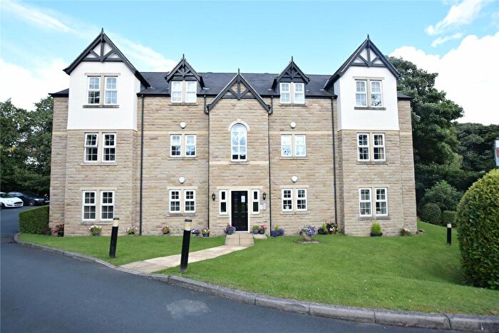 2 Bedroom Apartment To Rent In Westbrook Court, West Park Crescent, Roundhay, Leeds, LS8