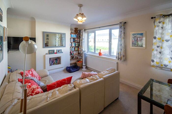 2 Bedroom Flat To Rent In Fairfield Drive, North Harrow, Harrow, HA2