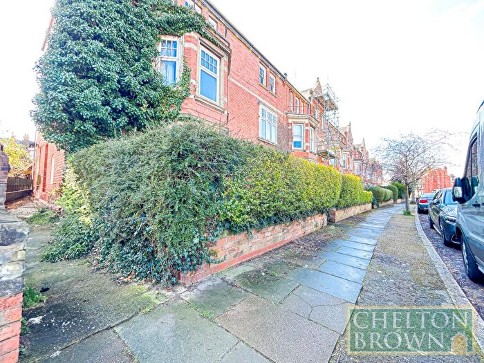 2 Bedroom Apartment To Rent In The Crescent, Northampton, Northamptonshire, NN1