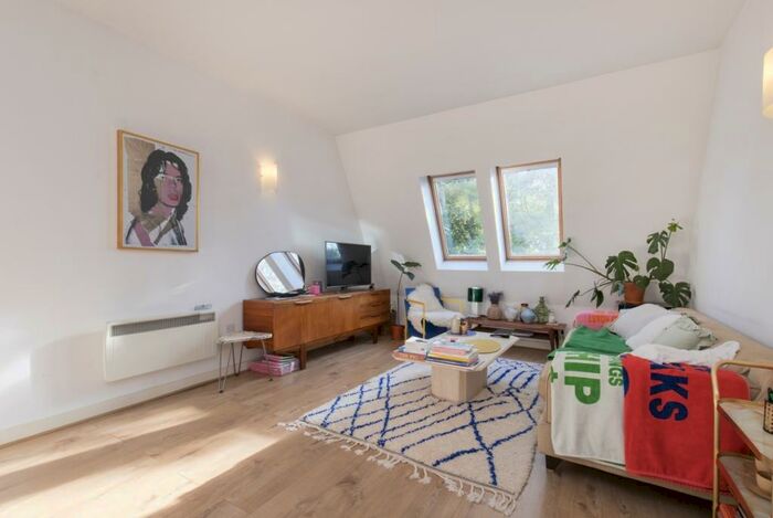 2 Bedroom Flat To Rent In Red Square, Piano Lane, London, N16