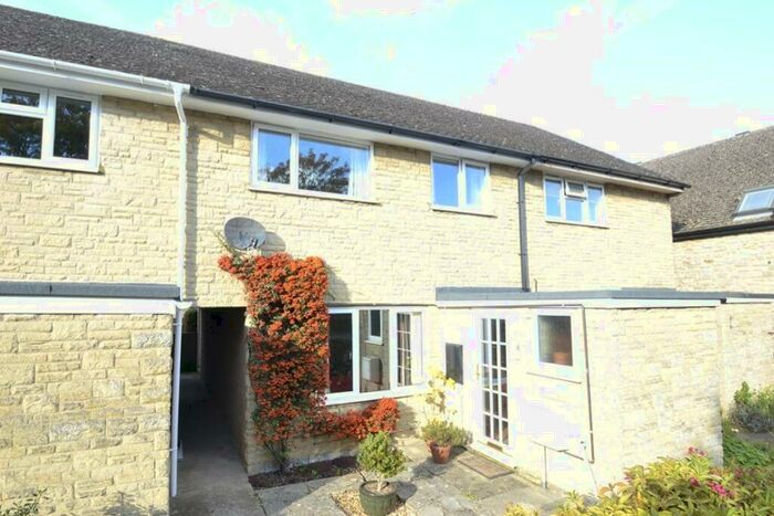 3 Bedroom Terraced House To Rent In Kerwood Close, Woodstock, OX20