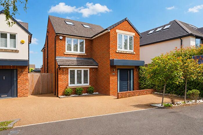 4 Bedroom Detached House For Sale In Rowlatt Drive, St. Albans, Hertfordshire, AL3