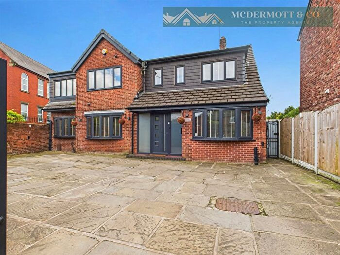 5 Bedroom Detached House For Sale In Ashton Road, Woodhouses, M35