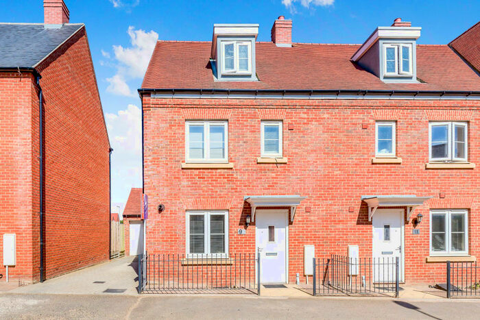 3 Bedroom Semi-Detached House To Rent In Pillow Way, Buckingham, MK18