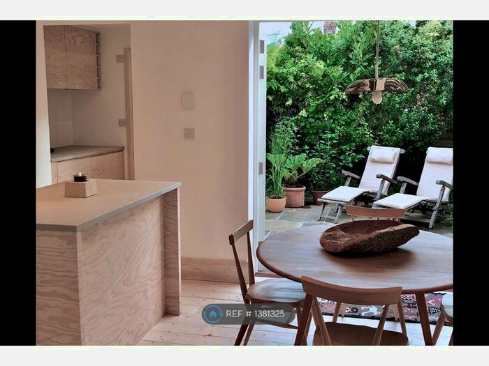 2 Bedroom End Of Terrace House To Rent In Booth Place, Margate, CT9