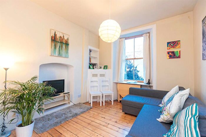 2 Bedroom Flat To Rent In Thorntree Street, Edinburgh, EH6