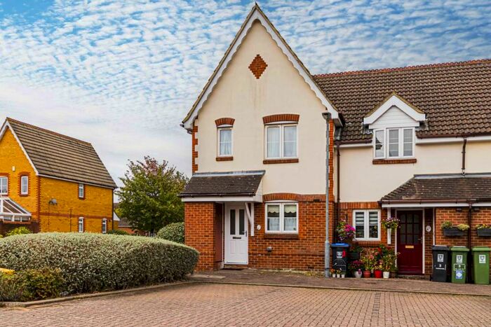 3 Bedroom Terraced House To Rent In Chalkdell Hill, Hemel Hempstead, HP2