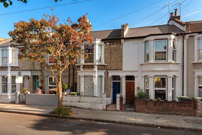 1 Bedroom Flat For Sale In Cobbold Road, London, W12