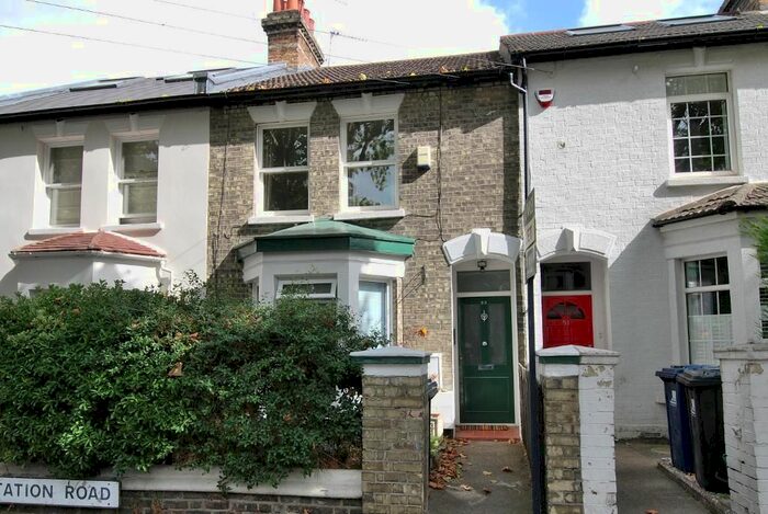 1 Bedroom Flat To Rent In Station Road, Hanwell, London, W7