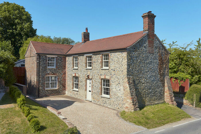 4 Bedroom Detached House For Sale In Saxon Street, Cambridgeshire, CB8