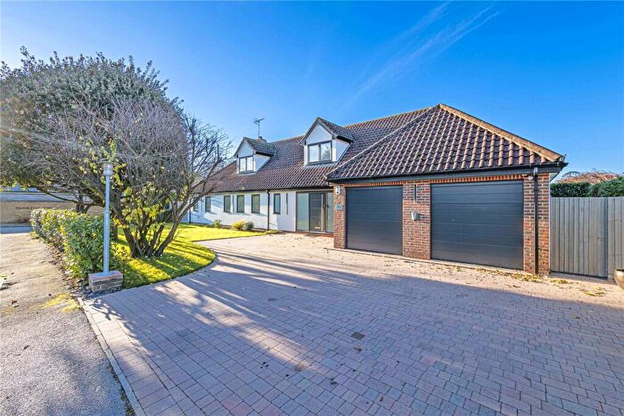 5 Bedroom Detached House For Sale In Pebblemoor, Edlesborough, Buckinghamshire, LU6