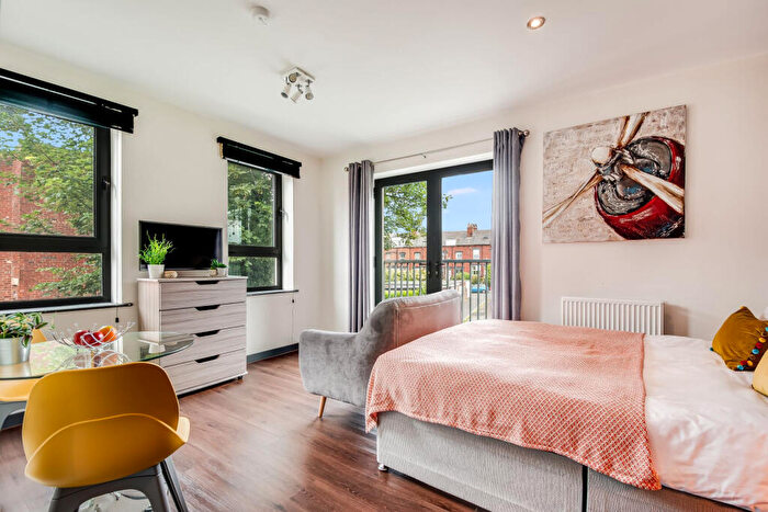 1 Bedroom Flat To Rent In Cardigan Lane, Leeds, LS4