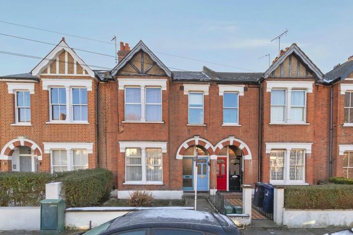 2 Bedroom Flat To Rent In Carlyle Road, London, W5