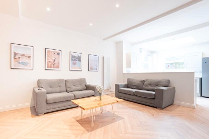 6 Bedroom Terraced House To Rent In Brookdale Road, Liverpool, Merseyside, L15