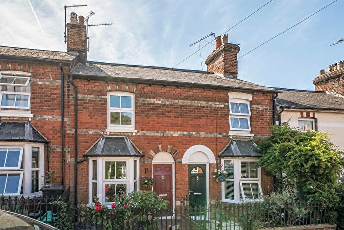 2 Bedroom Terraced House For Sale In Brook Street, Twyford, Reading, Berkshire, RG10