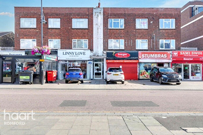 2 Bedroom Apartment For Sale In Victoria House, Romford, RM1