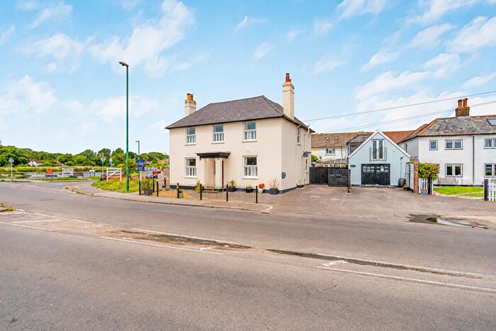 4 Bedroom Link Detached House For Sale In Main Road, Emsworth, PO10
