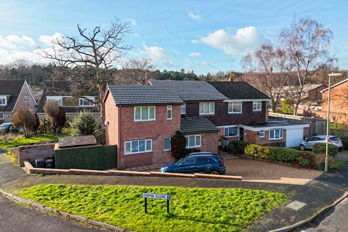 4 Bedroom Semi-Detached House For Sale In North Baddesley, Southampton, SO52