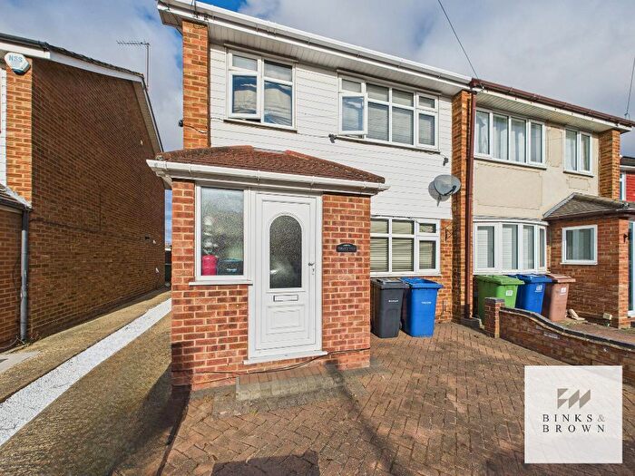 3 Bedroom Semi Detached House For Sale In Hope Avenue, Stanford Le Hope, Essex, SS17