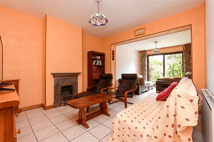 4 Bedroom Semi-detached House For Sale In Westlands Way, Oxted, Surrey, RH8