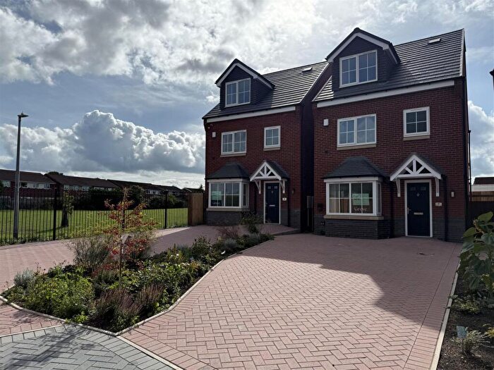4 Bedroom Detached House For Sale In Malt Mill Lane, Halesowen, B62